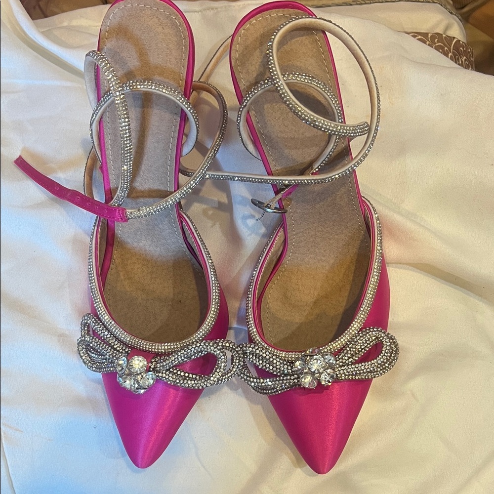 Chic Fuchsia Strappy Heels with Crystal Accents